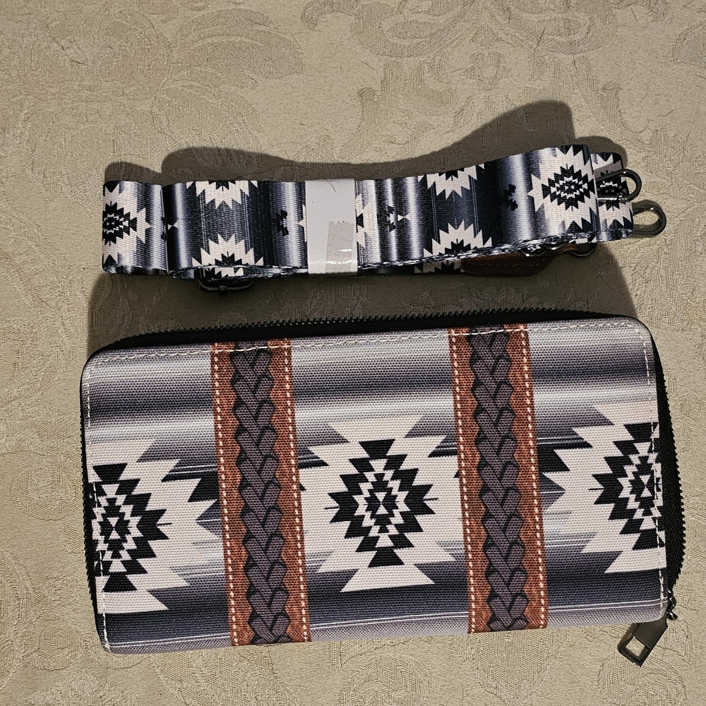 Large wallet w/straps